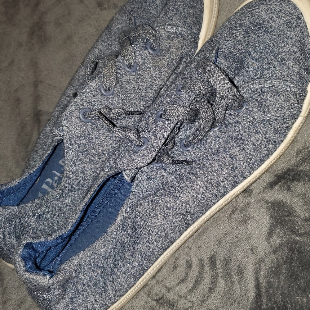 Women's shoes